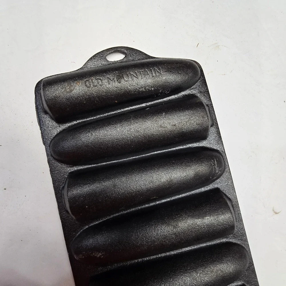 Vintage Old Mountain Cornbread Pan Black Cast Iron 7 Slot Cornstick Mold Kitchen